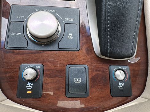 Used 2014 Lexus LS 460 AWD w/ Comfort Package image 18