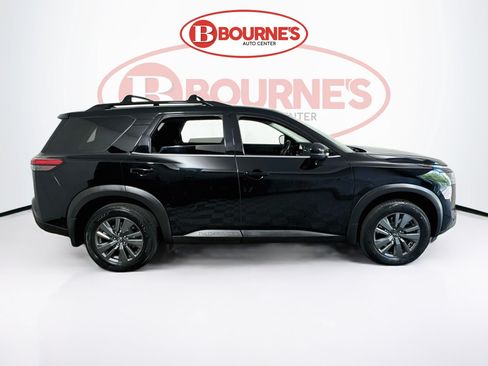 Used 2024 Nissan Pathfinder SV AWD/4WD image 10
