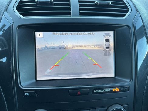 Used 2019 Ford Explorer XLT w/ Equipment Group 202A image 16