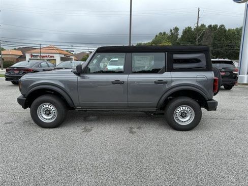 New 2025 Ford Bronco 4-Door image 2