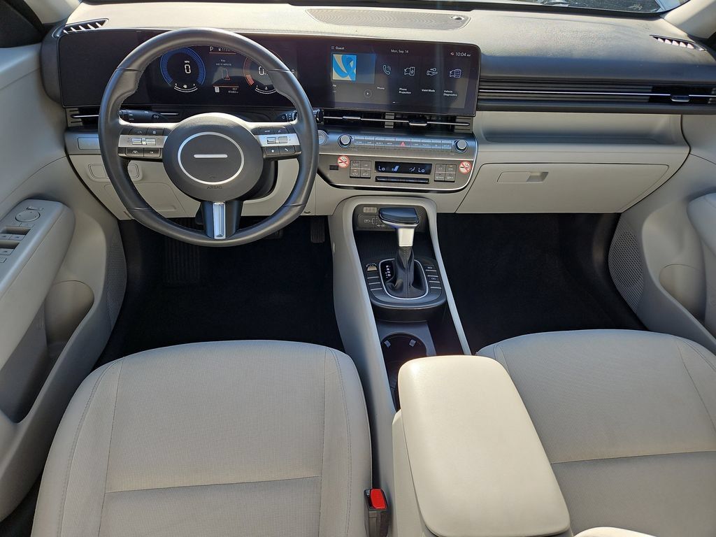 Used 2025 Hyundai Kona SEL FWD image 11