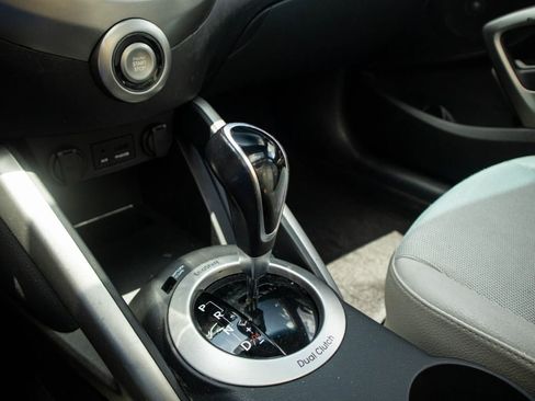 Used 2013 Hyundai Veloster w/ Style Pkg FWD image 28