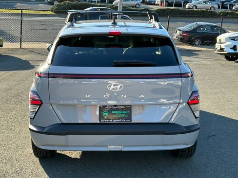 Used 2024 Hyundai Kona SEL image 6