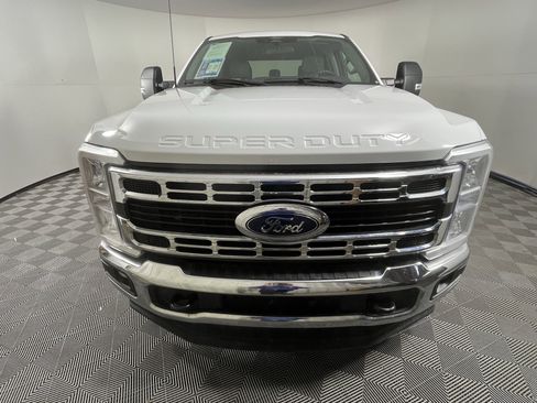 Used 2024 Ford F350 XLT image 7