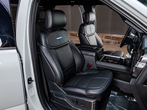 Used 2026 Ford F450 Platinum image 31