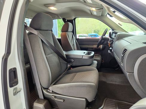 Used 2007 Chevrolet Silverado 1500 LT w/ 1LT Convenience Package AWD/4WD image 4