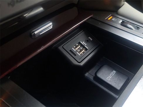 Used 2017 Lexus GX 460 Premium image 28