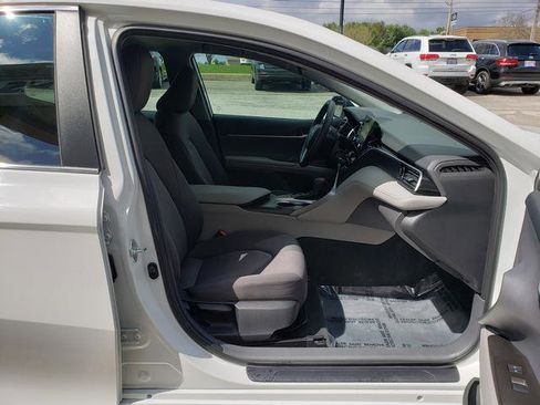 Used 2023 Toyota Camry LE image 18