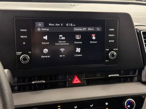 Used 2025 Kia Sportage LX image 23