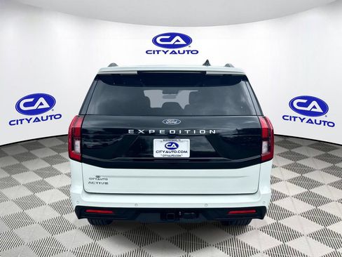Used 2025 Ford Expedition Active AWD/4WD image 5