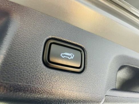 Used 2025 Hyundai Palisade Calligraphy image 21