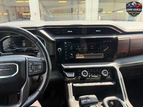 Used 2023 GMC Sierra 1500 Denali Ultimate AWD/4WD image 17