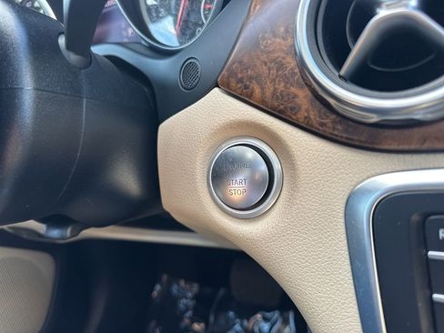 Used 2020 Mercedes-Benz GLA 250 4MATIC w/ Premium Package image 22