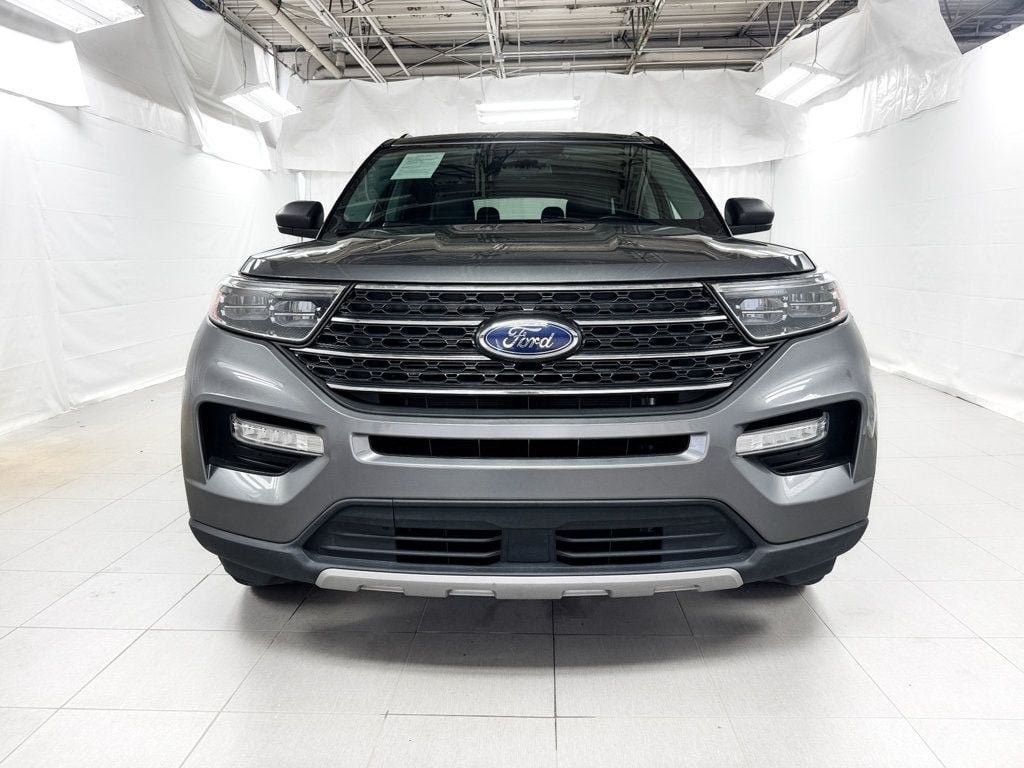Used 2022 Ford Explorer XLT w/ Equipment Group 202A AWD/4WD image 2