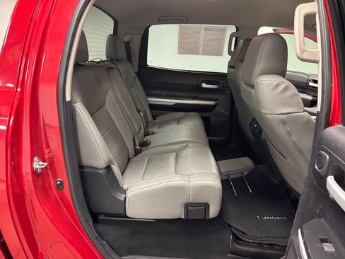 Used 2020 Toyota Tundra SR5 w/ SR5 Leather Package AWD/4WD image 28