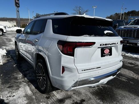 New 2026 GMC Terrain Denali w/ LPO, Black Badging Package image 4