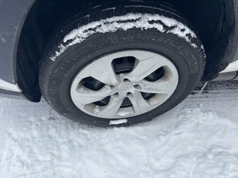 Used 2019 Toyota RAV4 LE image 11