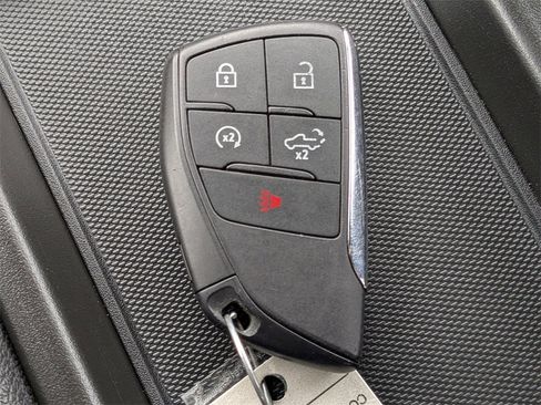 Used 2024 GMC Sierra 1500 SLT image 32