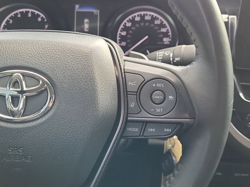 Used 2023 Toyota Camry SE FWD image 11