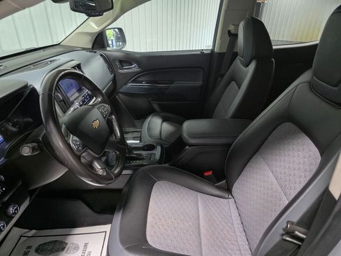 Used 2018 Chevrolet Colorado Z71 w/ LPO, Premium Interior Package AWD/4WD image 9