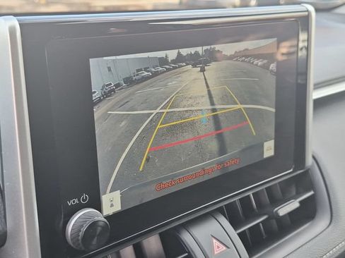 Used 2025 Toyota RAV4 XLE AWD/4WD image 20