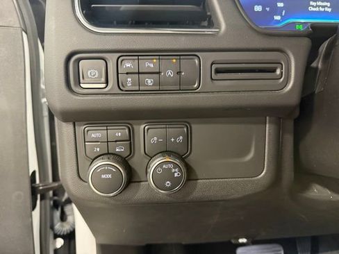 Used 2023 Chevrolet Suburban RST w/ Luxury Package AWD/4WD image 19