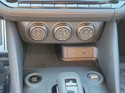 Used 2024 Nissan Z Performance w/ Floor Mat Package RWD image 22