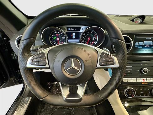 Used 2017 Mercedes-Benz SL 550 image 11