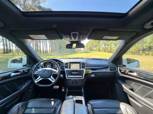 Used 2014 Mercedes-Benz GL 63 AMG 4MATIC image 2