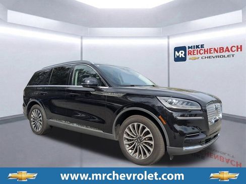 Used 2023 Lincoln Aviator Reserve image 1
