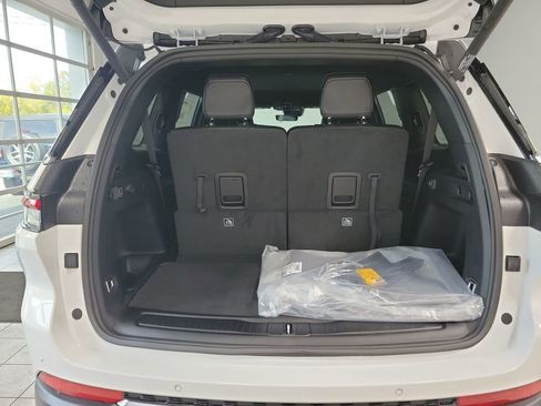 New 2025 Jeep Grand Cherokee L Limited image 8