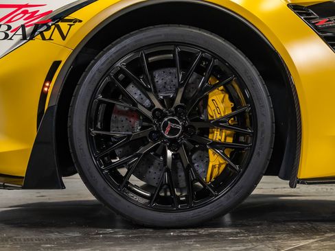 Used 2015 Chevrolet Corvette Z06 w/ 3LZ Preferred Equipment Group image 26