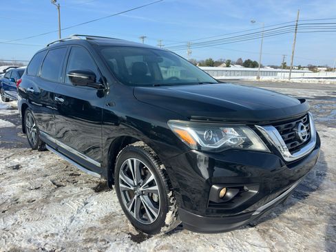 Used 2018 Nissan Pathfinder Platinum w/ Cargo Package image 12