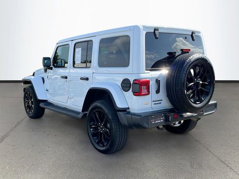 Used 2025 Jeep Wrangler Unlimited Sahara image 5