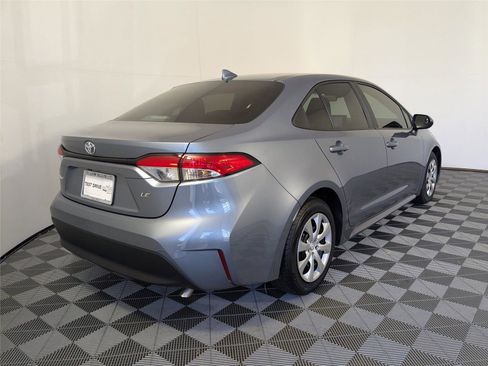 Used 2023 Toyota Corolla LE image 5