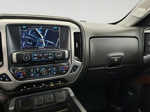 Used 2018 GMC Sierra 1500 SLT AWD/4WD image 17