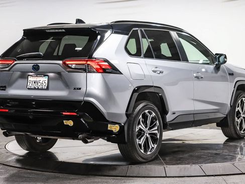 Certified 2022 Toyota RAV4 XSE w/ Weather Package AWD/4WD image 5