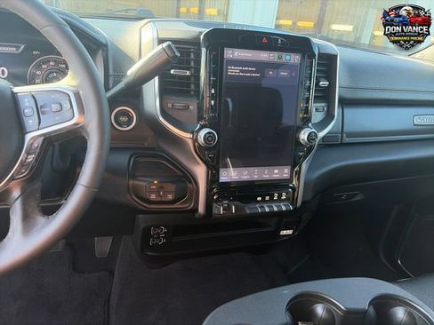 Used 2026 RAM 2500 Laramie AWD/4WD image 17