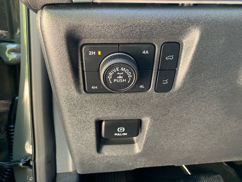 Used 2025 Ford Expedition Tremor AWD/4WD image 25