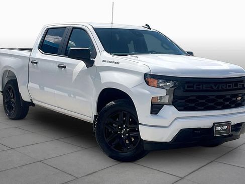 Used 2025 Chevrolet Silverado 1500 Custom w/ Turbomax Blackout Package RWD image 3
