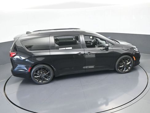 Used 2023 Chrysler Pacifica Limited w/ S Appearance Package image 55