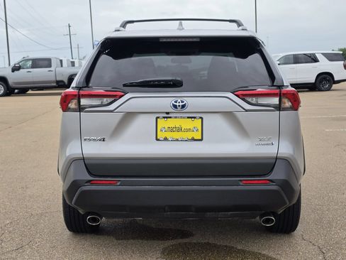Used 2024 Toyota RAV4 XLE Premium AWD/4WD image 4