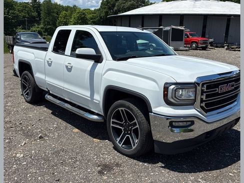 Used 2017 GMC Sierra 1500 SLE w/ SLE Value Package AWD/4WD image 1
