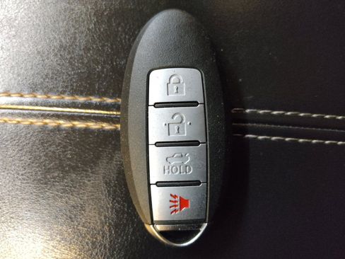 Used 2025 Nissan Sentra SV image 32