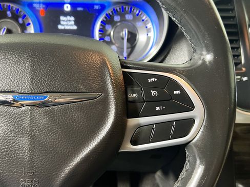 Used 2019 Chrysler 300 Touring L w/ Quick Order Package 22F image 19
