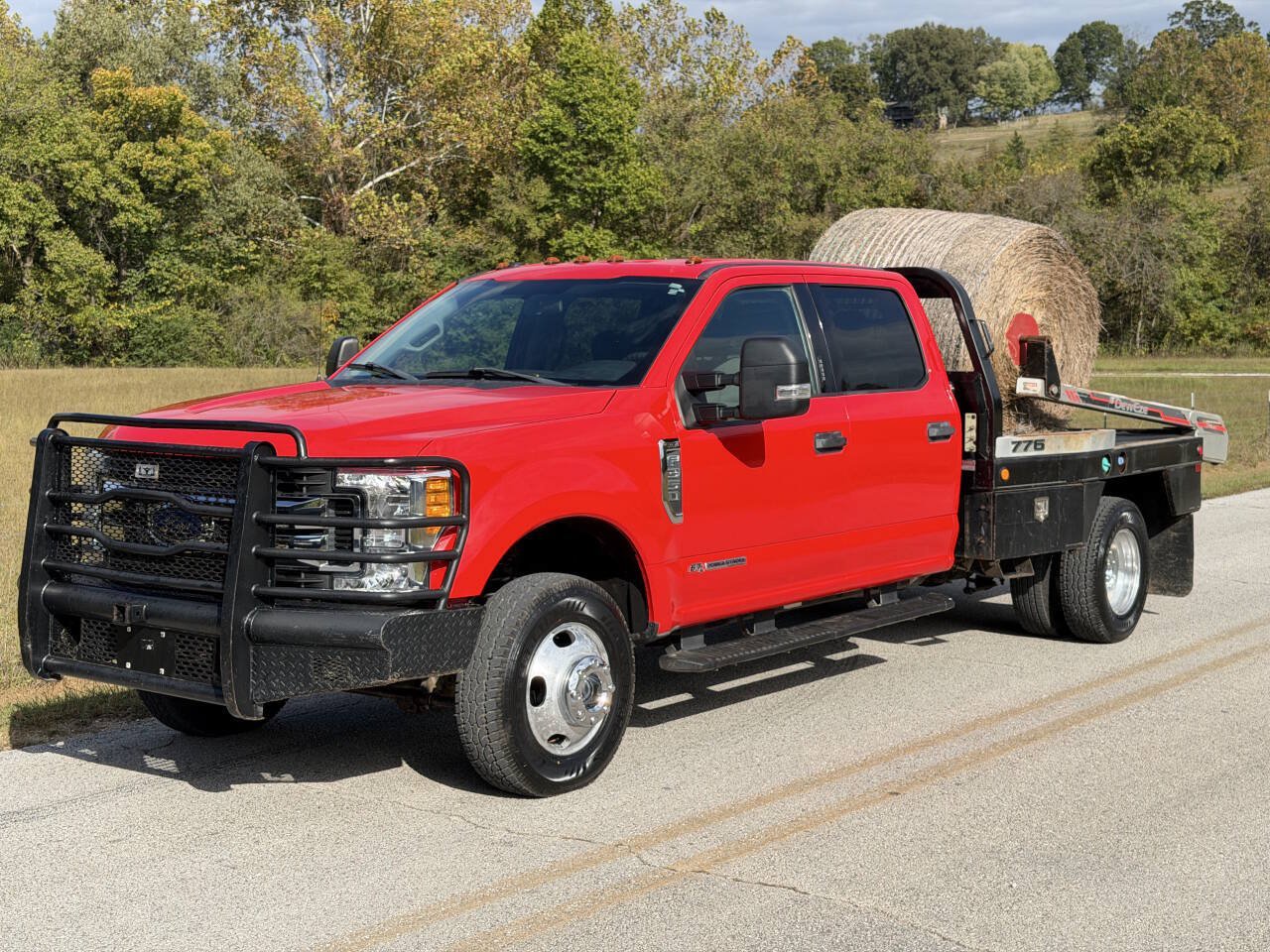 Used 2017 Ford F350 XLT w/ XLT Value Package AWD/4WD image 2