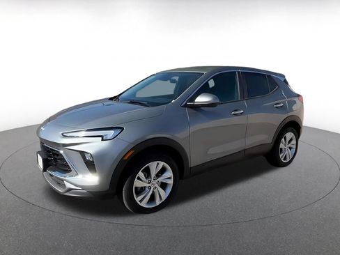 Used 2025 Buick Encore GX Preferred AWD/4WD image 8