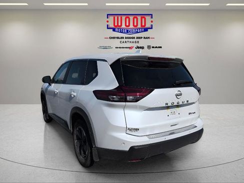 Used 2024 Nissan Rogue SV AWD/4WD image 5