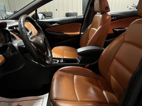 Used 2017 Chevrolet Cruze Premier image 14