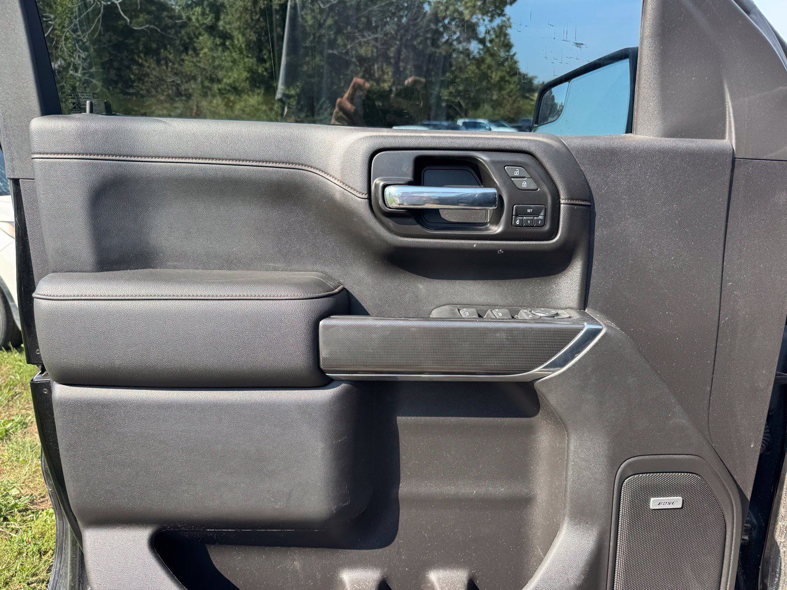 Used 2022 GMC Sierra 1500 AT4 w/ AT4 Preferred Package AWD/4WD image 11
